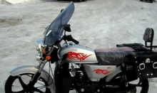 В Набережных Челнах мопед протаранил стоящий автомобиль